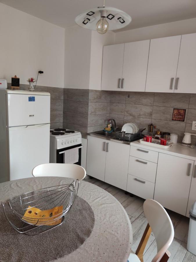 Apartmani Nina SJJ Eksteriør billede